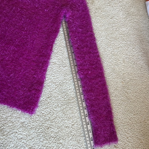 H&M magenta pink fuzzy sweater. Women’s US size 2 - Picture 7 of 10